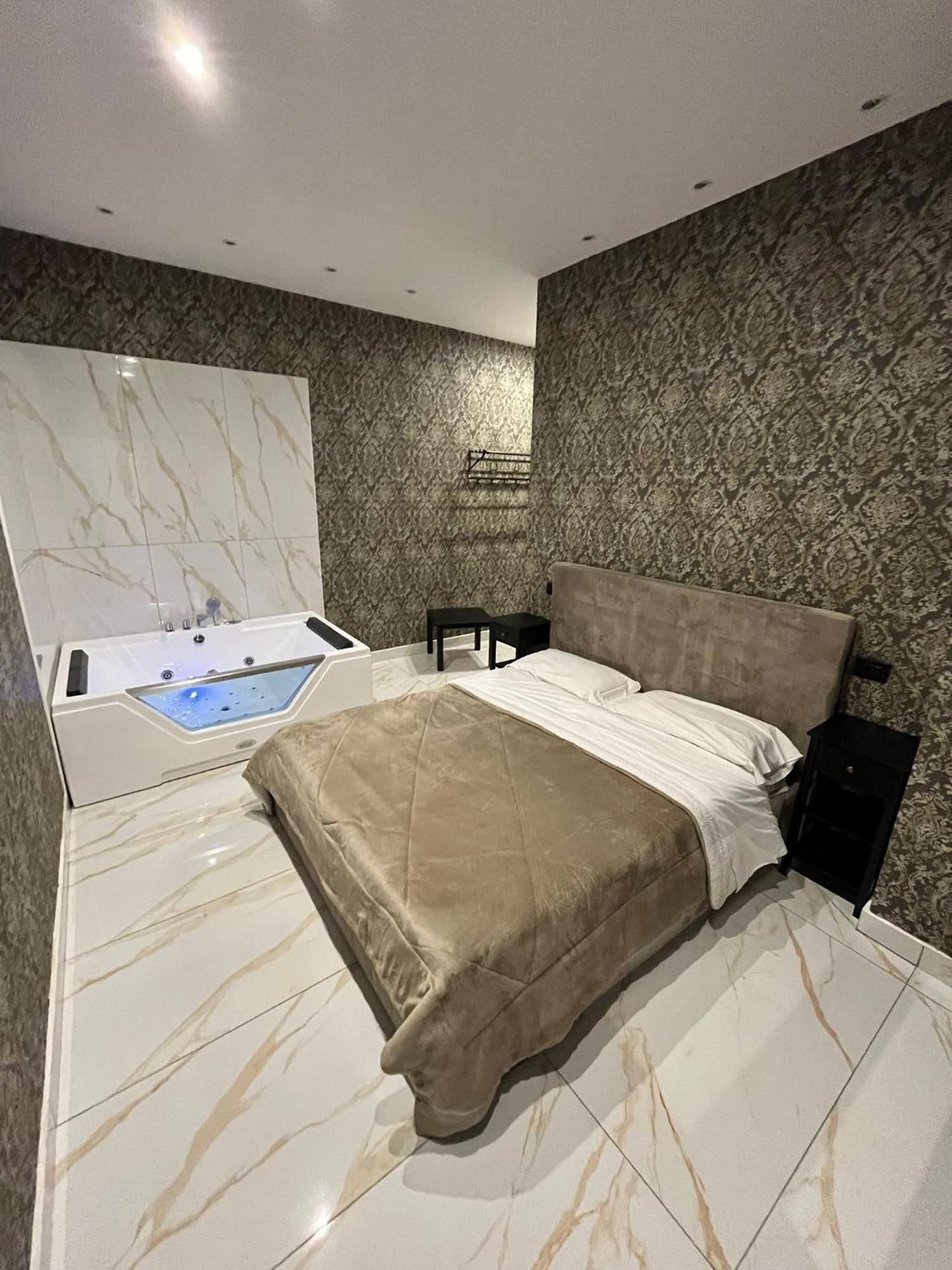 Life Hotel กาซัลนูโอโว ดี นาโปลี ภายนอก รูปภาพ